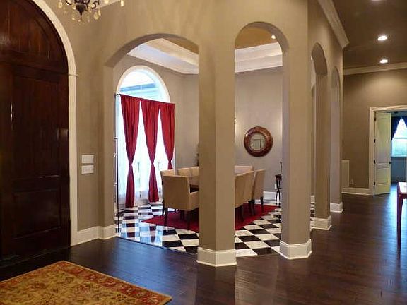 3rd image of 124 Tattnall Ct