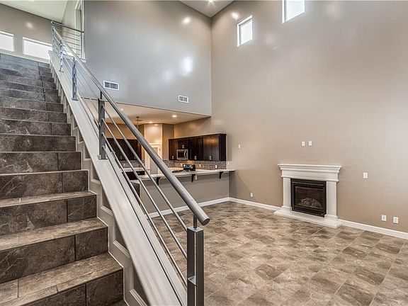 5th image of 635 Hardwick Pl
