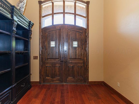 4th image of 7812 Oakview Dr
