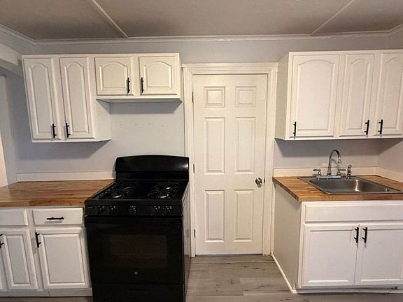 3rd image of 105 Cross St #1L