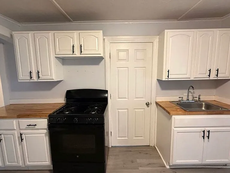 105 Cross St #1L — Photo 3