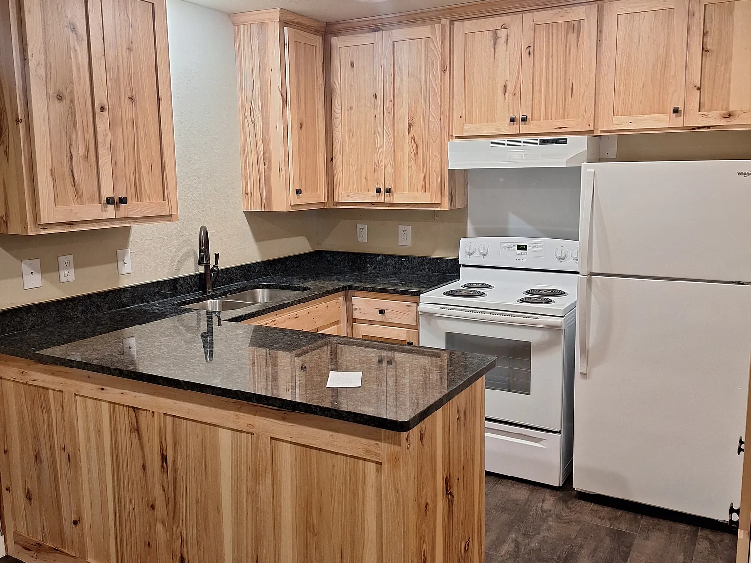 2 bed, 900 sqft, $1,250 — Photo 1