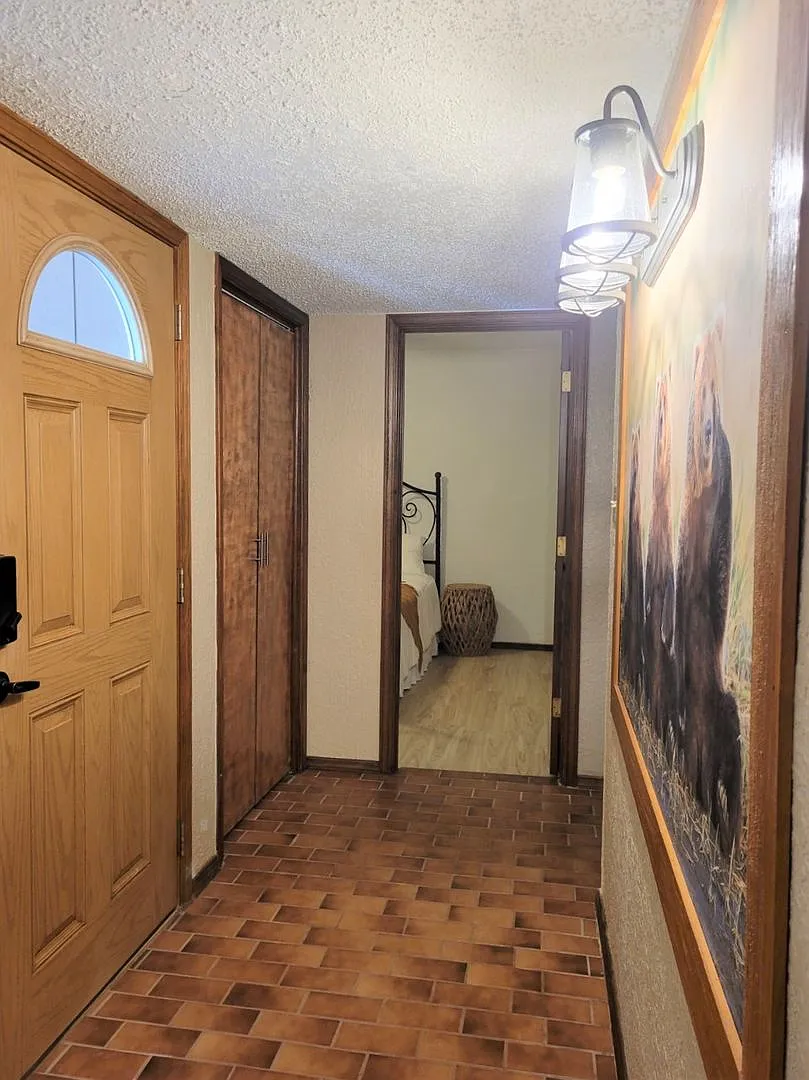 Move In Special Large Townhome With Views Of Sierra Blanca And Img Lake — Photo 3
