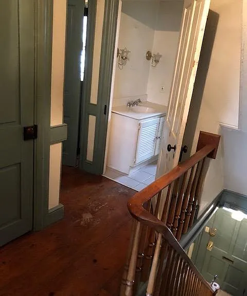 233 E Frederick St — Photo 15