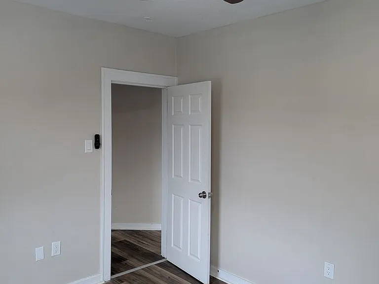 531 Halsey Ave — Photo 11