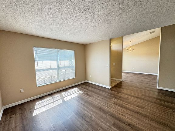 4th image of 321 Drum Ln
