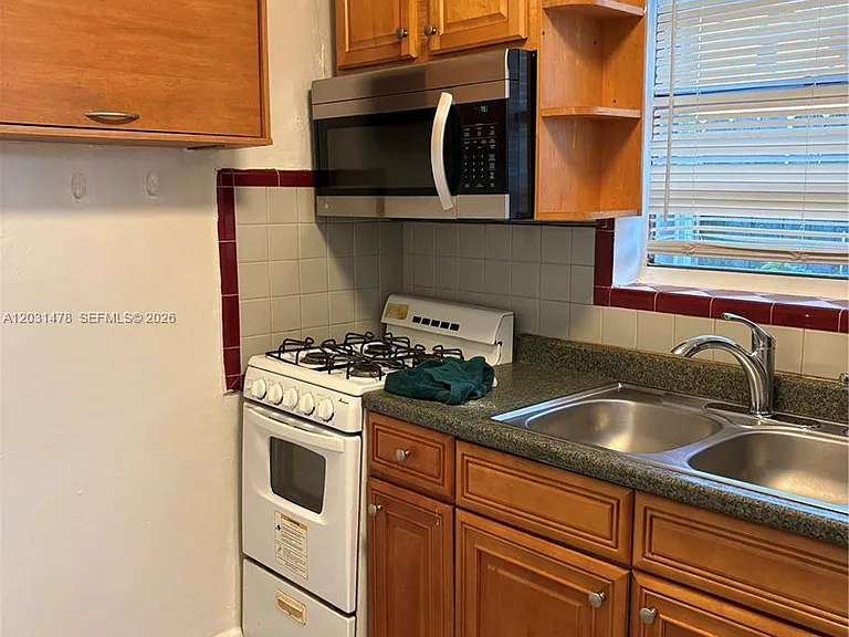 1806 Funston St — Photo 7