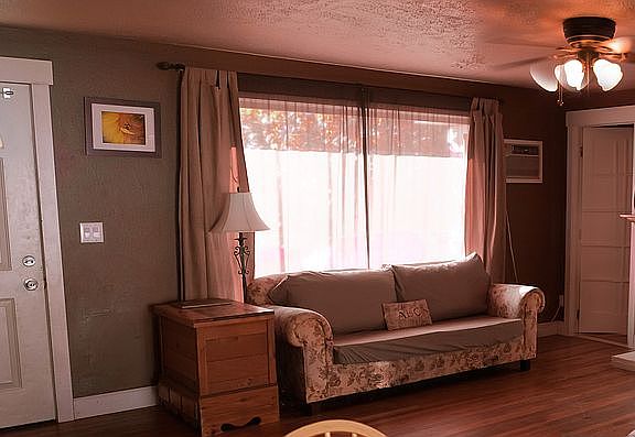 2nd image of 1015 S Skyline Dr