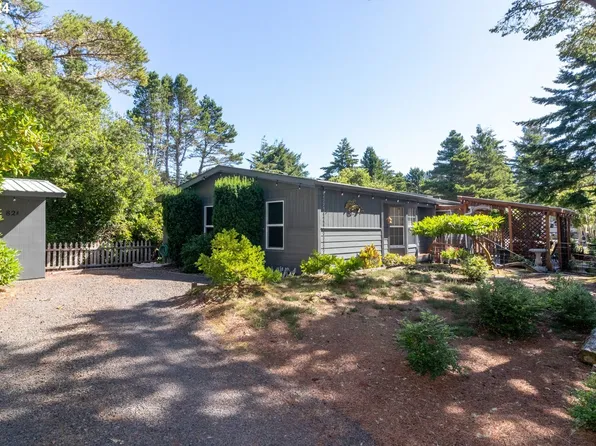 1600 Rhododendron Dr Space 82, Florence, OR 97439