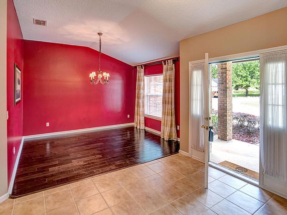 3rd image of 3345 Horseshoe Trail Dr