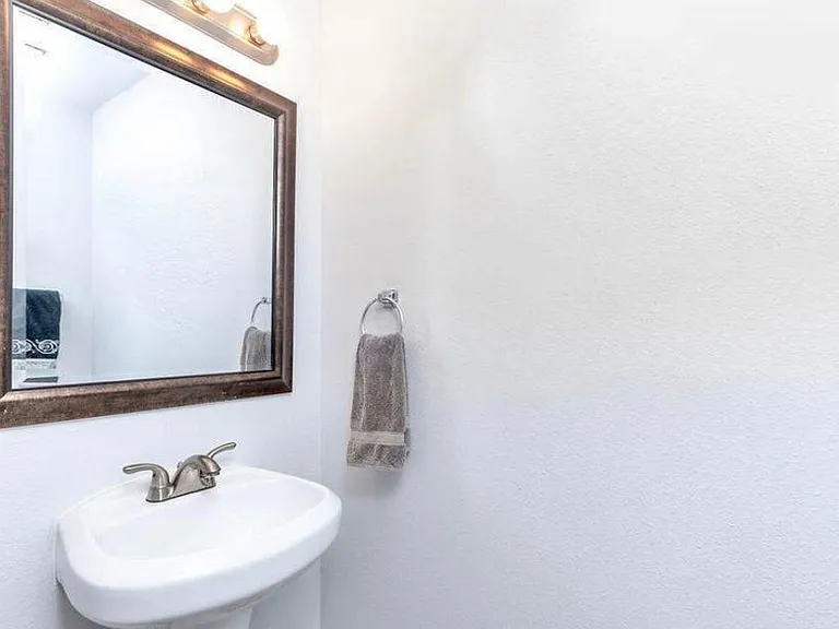 5142 E Pershing Ave — Photo 8