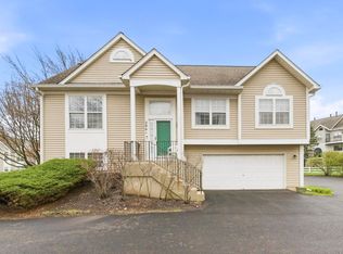 2861 Shelly Ln, Aurora, IL 60504