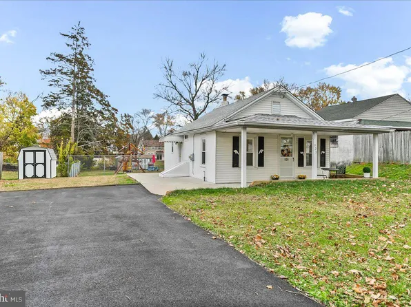 929 Crystle Rd, Aston, PA 19014