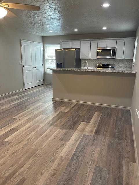 1st image of 102 8th St #B-c