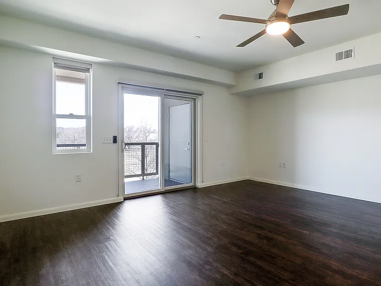 315 pictured, 115 has same floorplan, fixtures, and finishes, see Chile Line tours for measurements