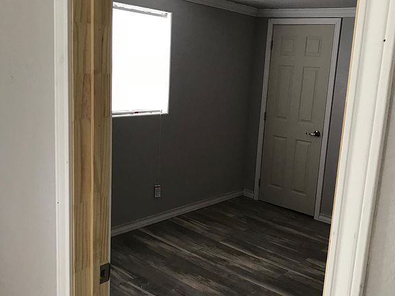 3rd image of 8125 Airlift Ave #6