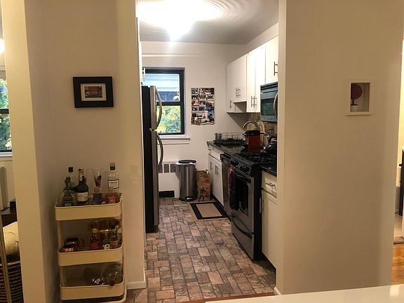 5th image of 130 Orient Way APT 2K