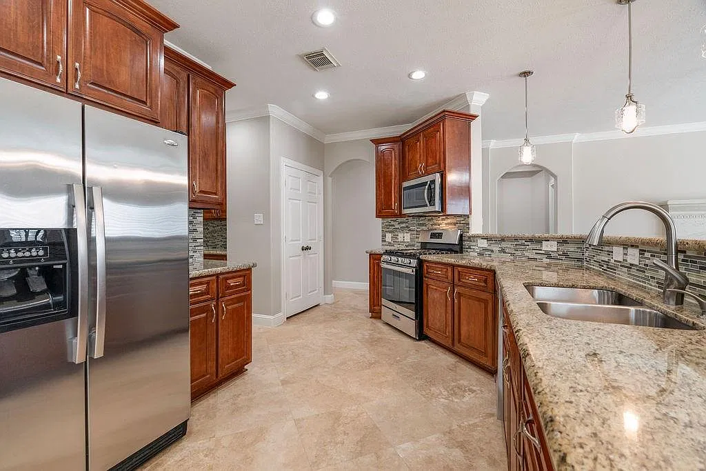 4 bed, 4.0 bath, 3030 sqft, $3,000 — Photo 4