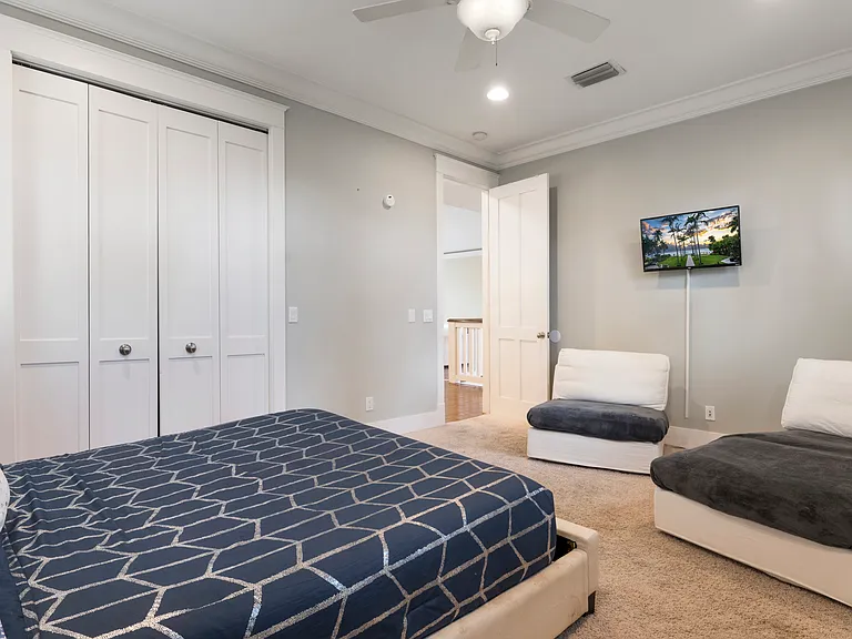 445 Palm River Blvd — Photo 18