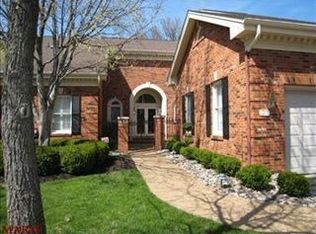 723 Fairfield Lake Dr, Town And Country, MO 63017