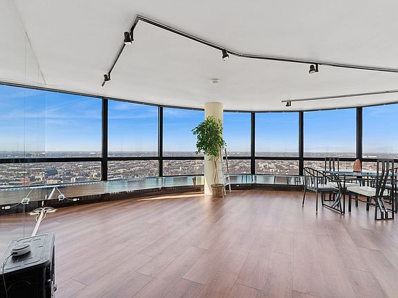 5th image of 5415 N Sheridan Rd APT 3311