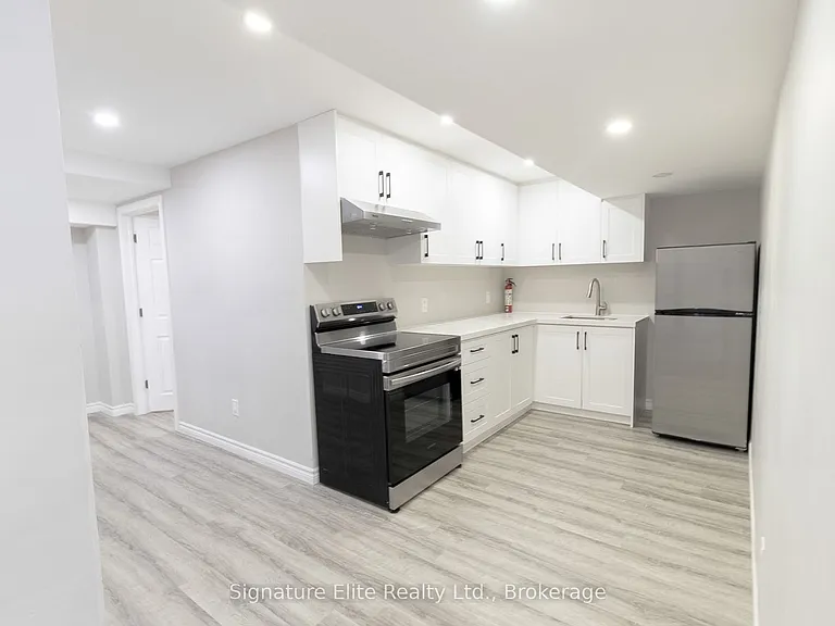 2561 Stallion Dr #BASEMENT — Photo 2