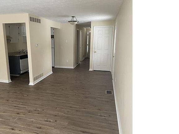 3rd image of 313 Willowbrooke Dr