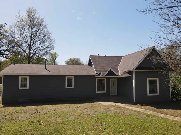 321 W 15th St, Harper, KS 67058