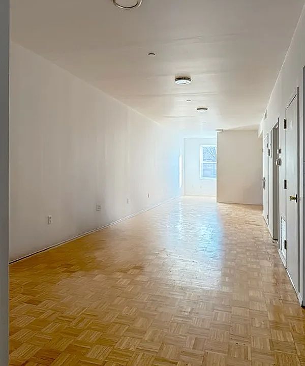 1st image of 29 Ten Eyck St #3