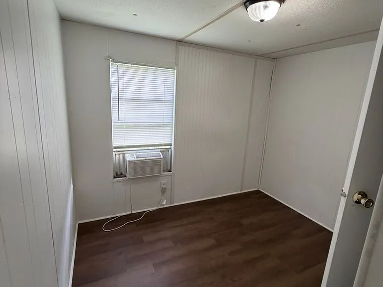 17249 Liberty Rd — Photo 10