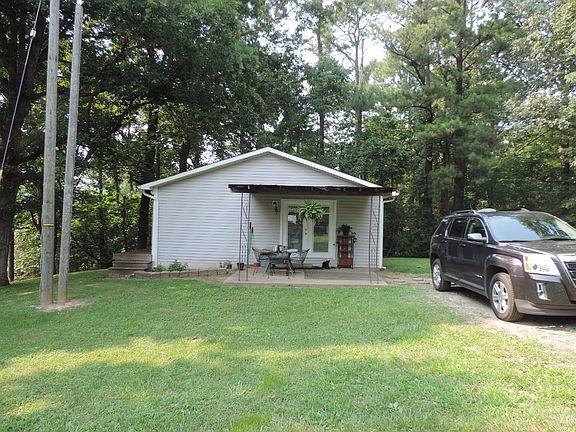 3rd image of 100 Cedar Hill Ln
