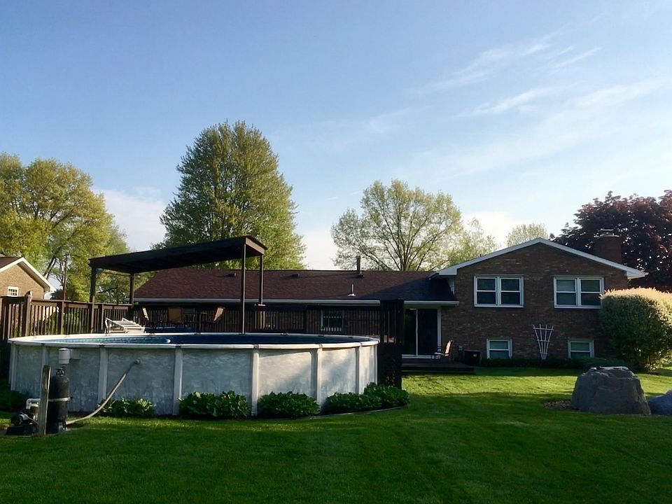 2nd image of 2536 Grove St NE