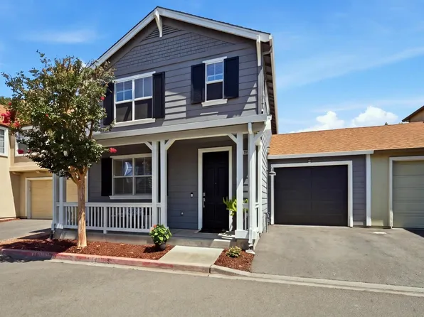 1961 Crosspoint Court, Santa Rosa, CA 95403