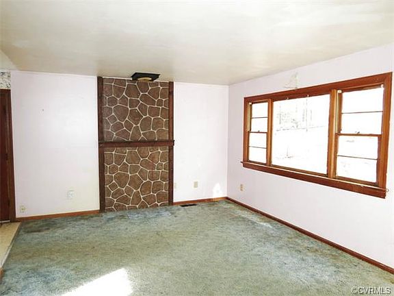 3rd image of 7626 Lakeshore Dr