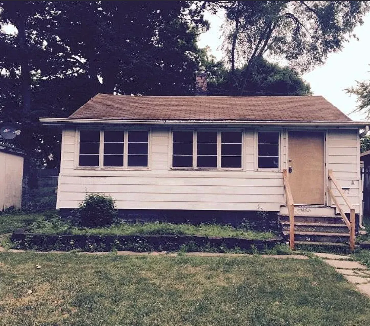 302 Oakview Ave photo 1