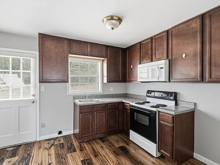 3681 Lynn Dr #B — Photo 6