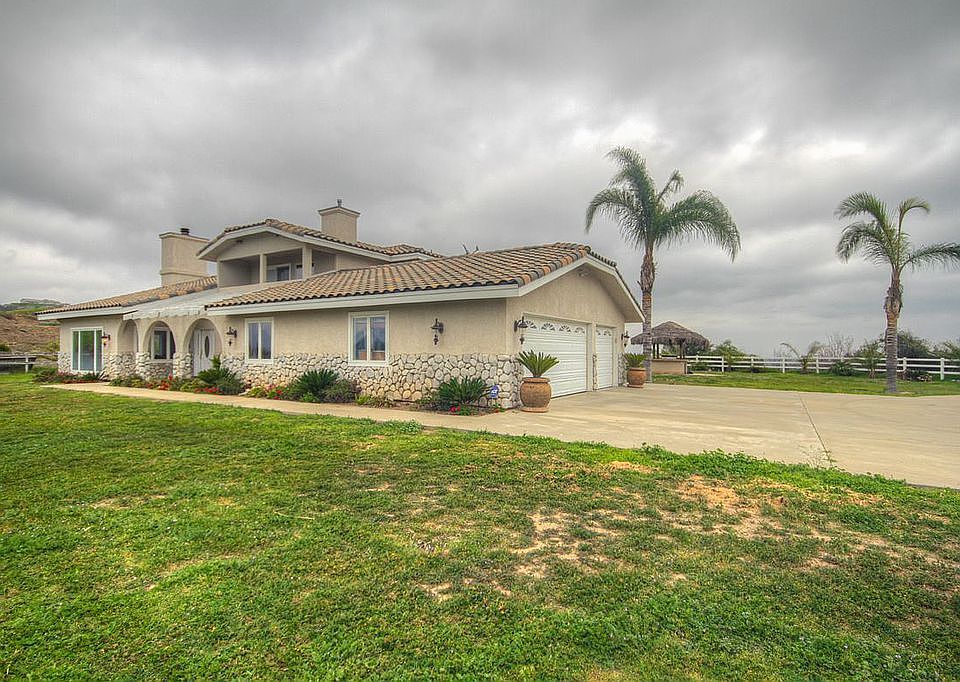 1st image of 41224 Avenida La Cresta