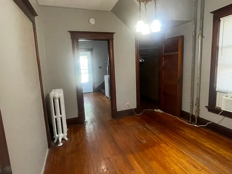 2516 Wirt St — Photo 15