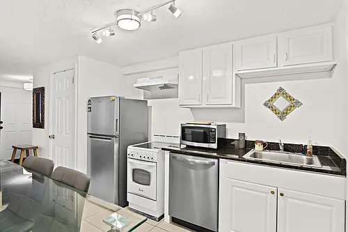 243 Lake St #1 Photo 1