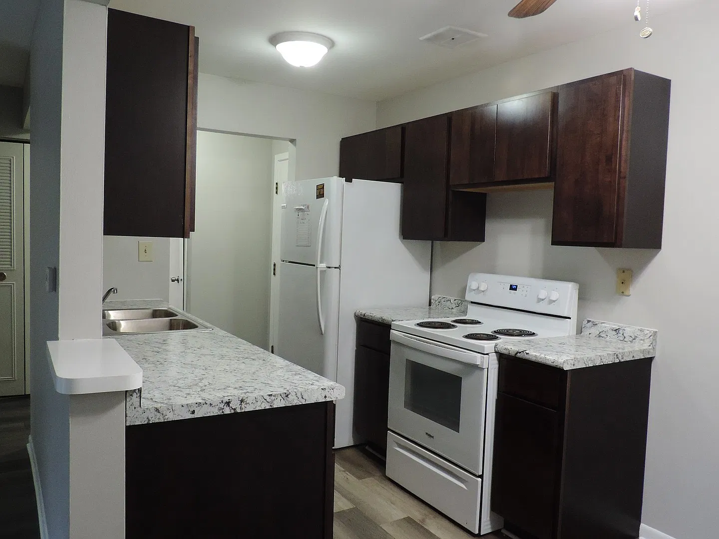 1 bed, 725 sqft, $1,600 — Photo 3