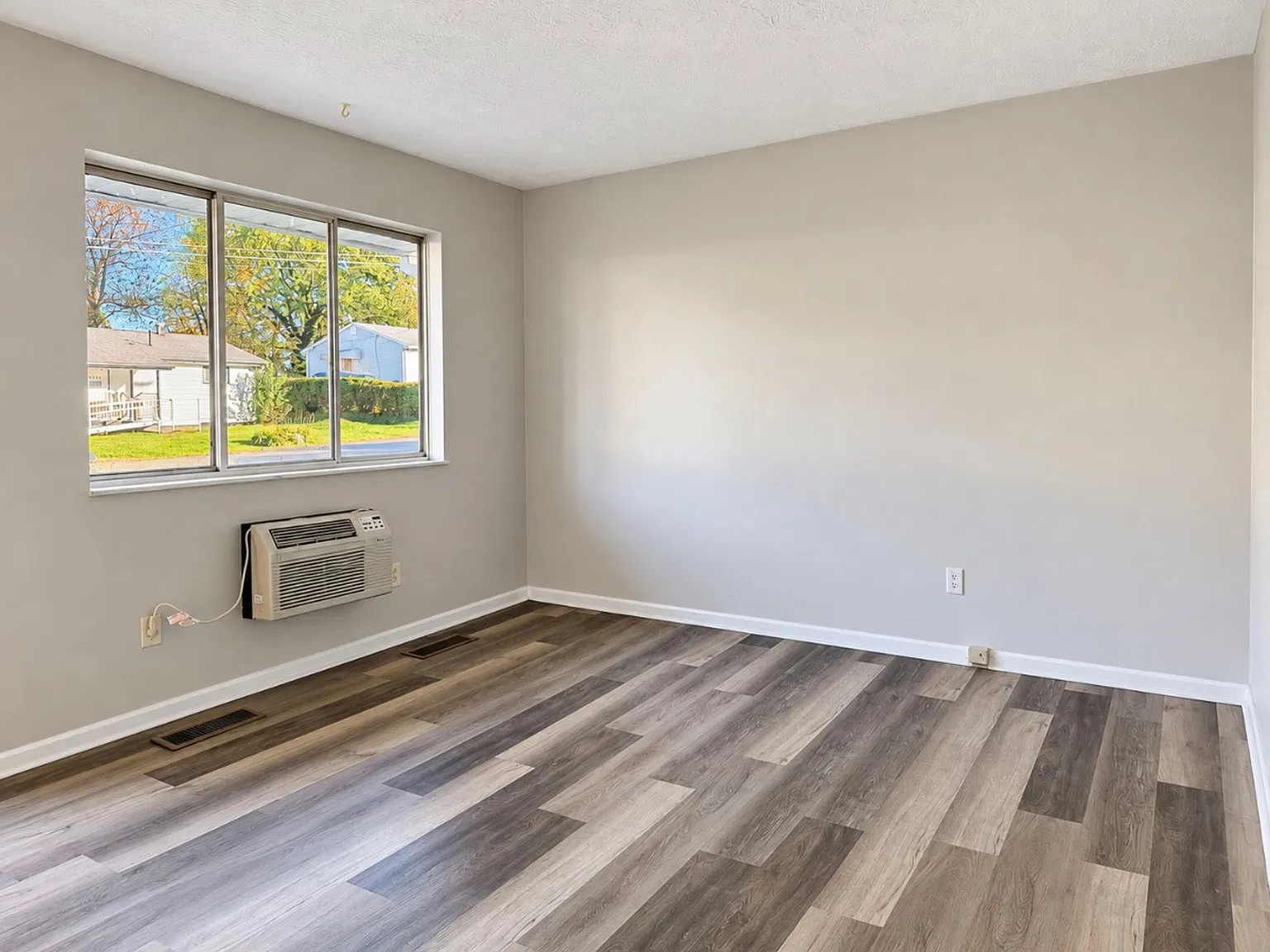 Ranch Style Duplex — Photo 2