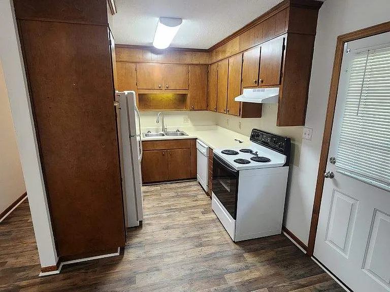 326 Cedar St #B — Photo 4