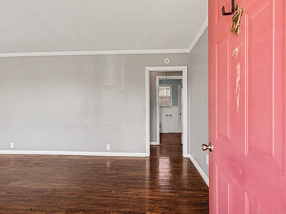 4th image of 120 Sunset Dr
