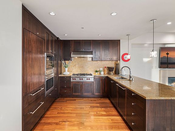 4th image of 500 106th Ave NE Unit 801