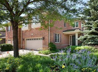 2160 Royal Ridge Dr, Northbrook, IL 60062