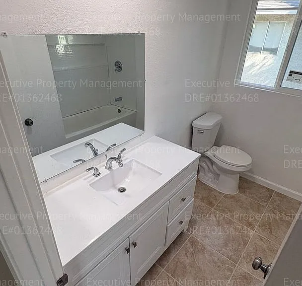 2909 S Chester Ave #16 — Photo 25