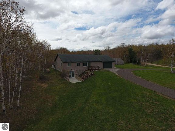 2nd image of 2097 Vicki Ln