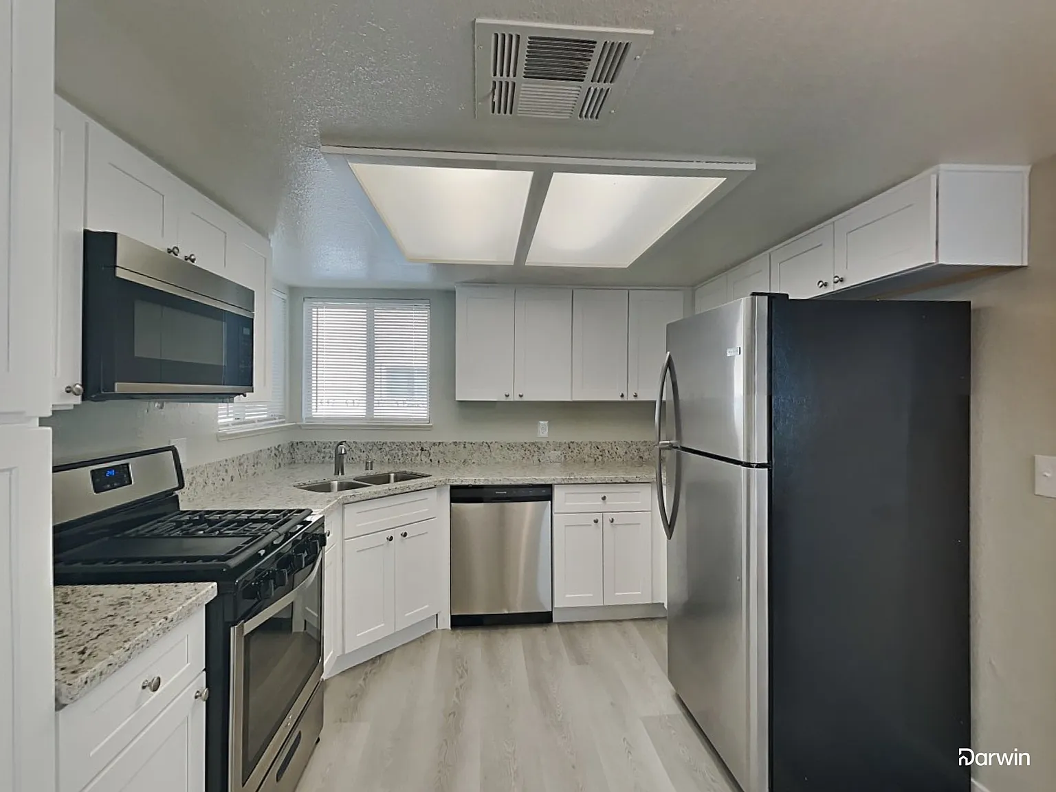 3 bed, 2.0 bath, 1386 sqft, $2,110 — Photo 3