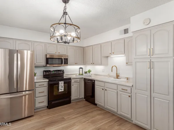 2458 E UNIVERSITY Drive #4, Mesa, AZ 85213
