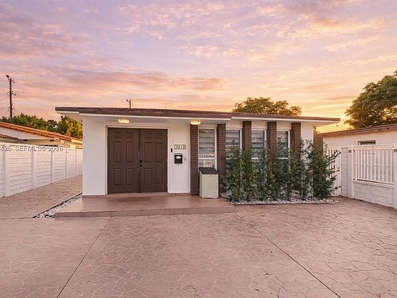 3rd image of 3210 SW 24th Ter